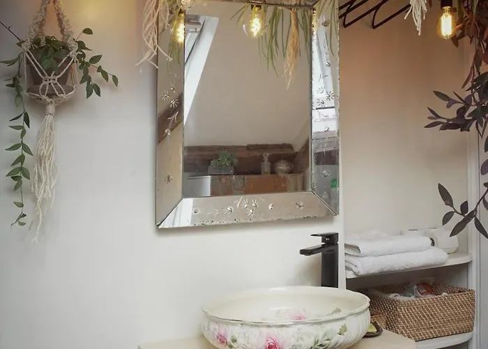 Apartamento Light Filled Architects Nest Between Rooftops Paris